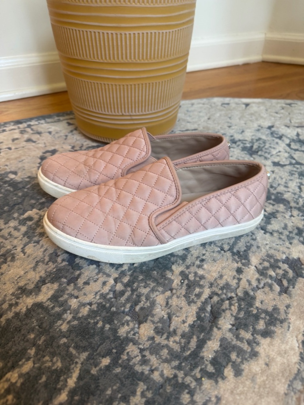 Steve madden Ecntrcqt Blush Quilted Slip-On Sneakers